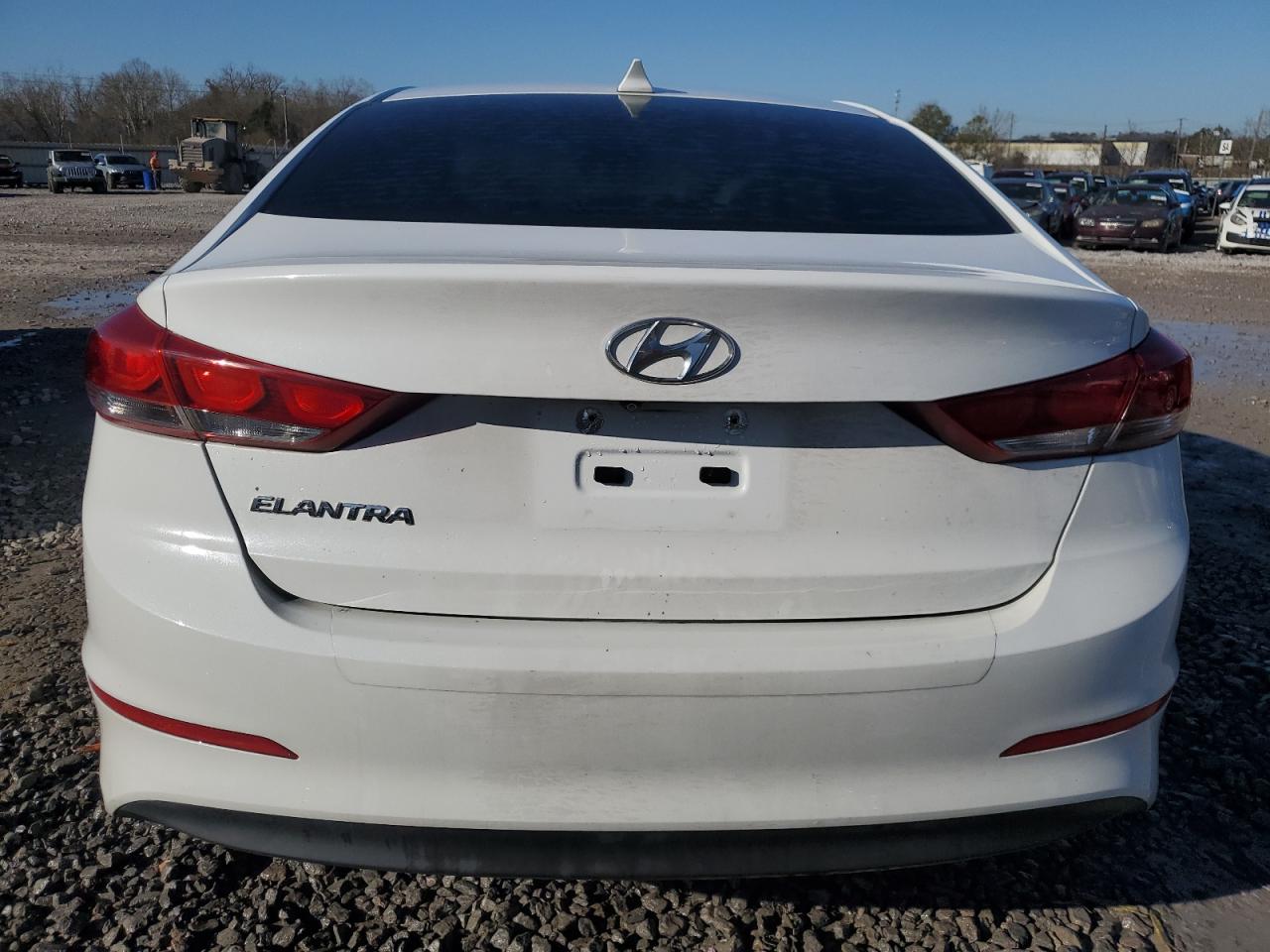 2017 Hyundai Elantra - Image 6