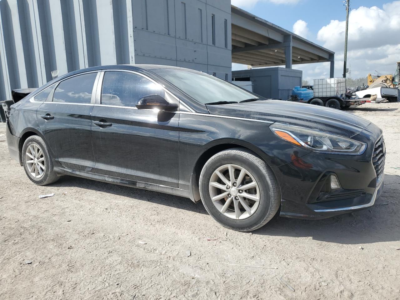 2018 Hyundai Sonata - Image 4