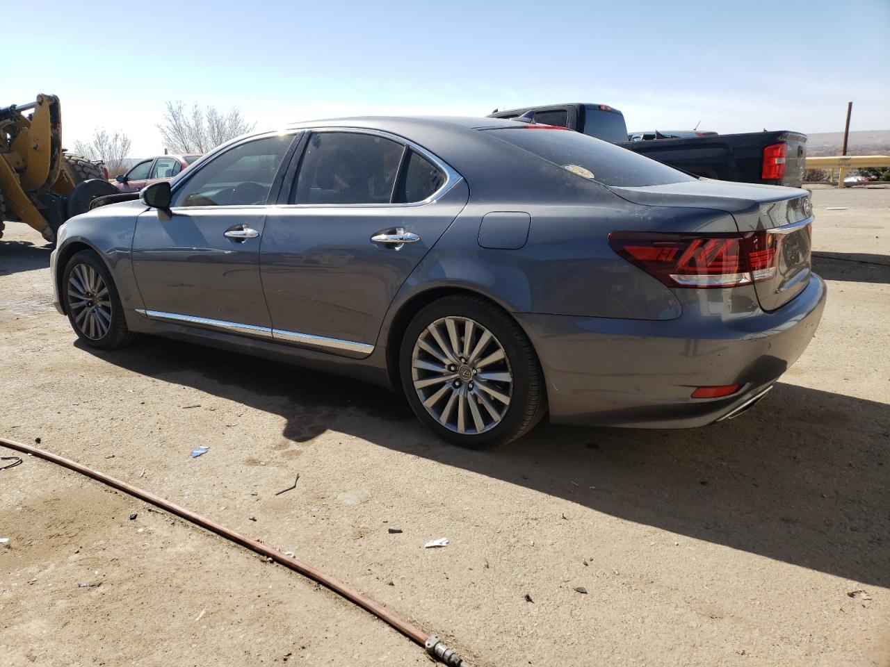 2013 Lexus LS - Image 2