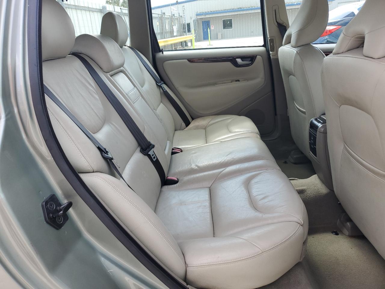 2006 Volvo V70 - Image 10