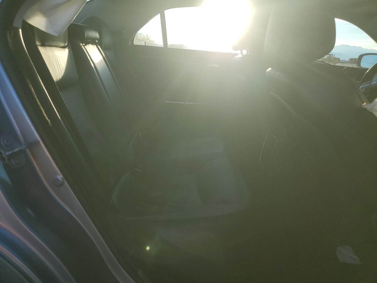 2017 Chrysler 300 - Image 11