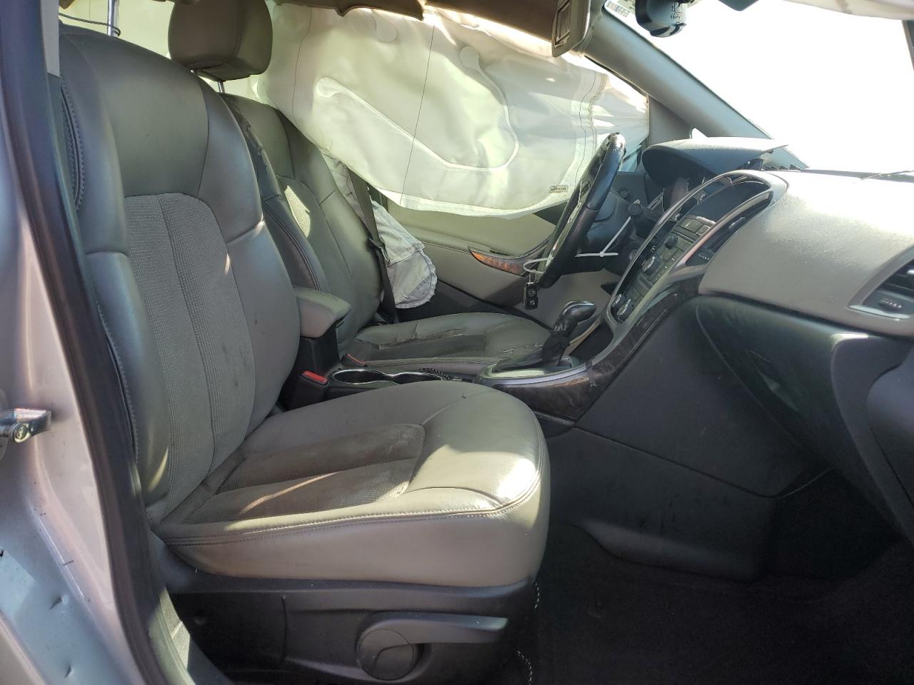 2015 Buick Verano - Image 7