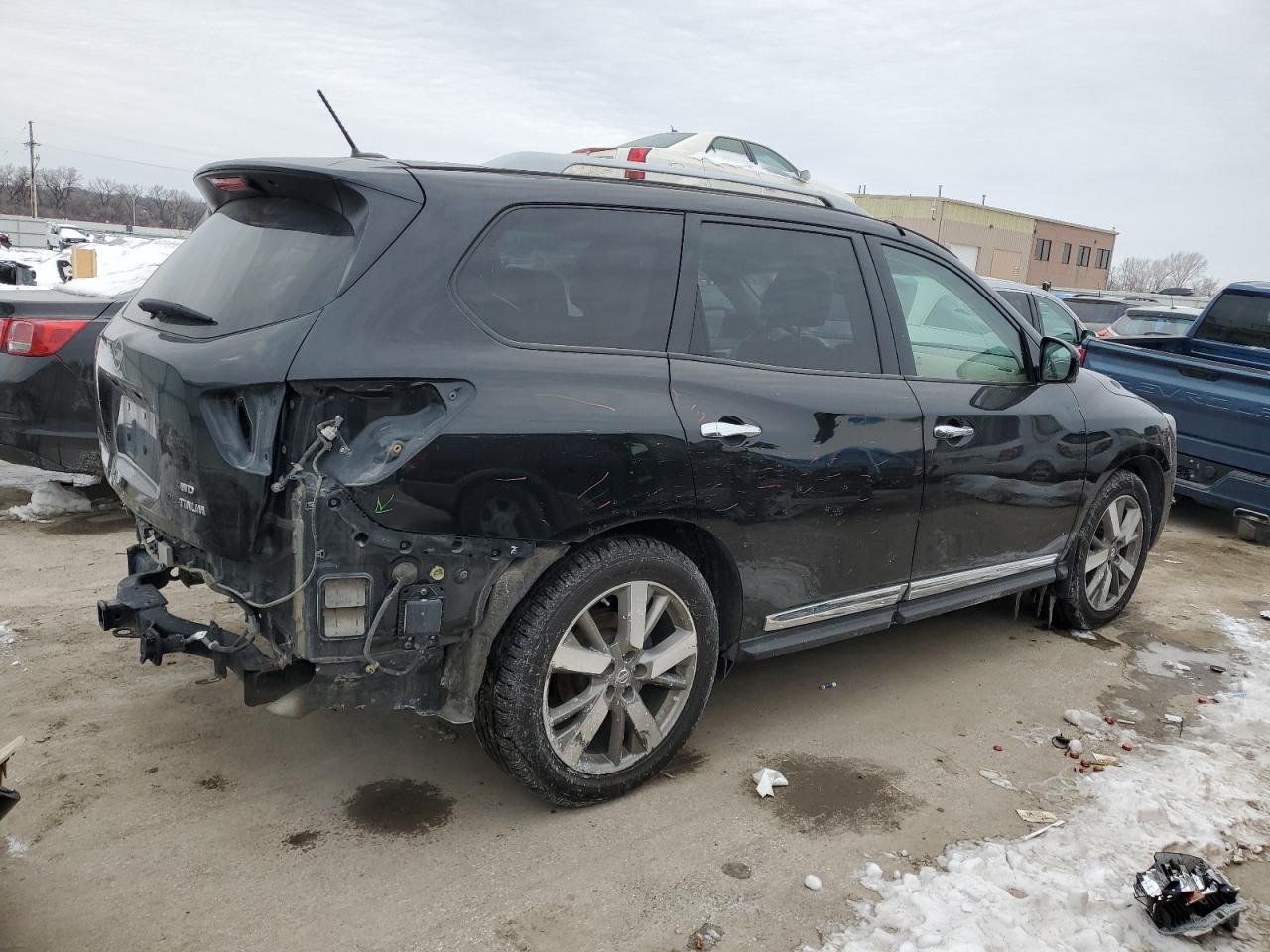 2015 Nissan Pathfinder - Image 3