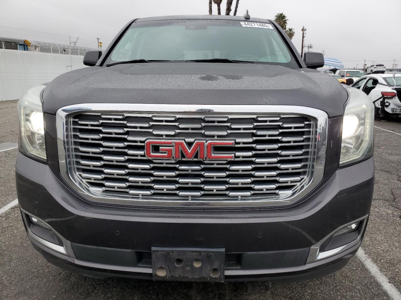 2018 GMC Yukon - Image 5