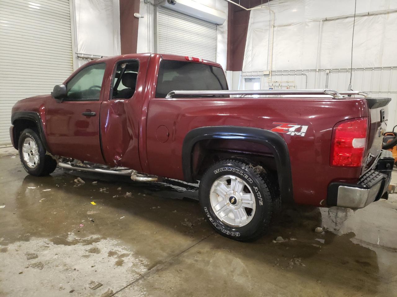 2008 Chevrolet Silverado - Image 2