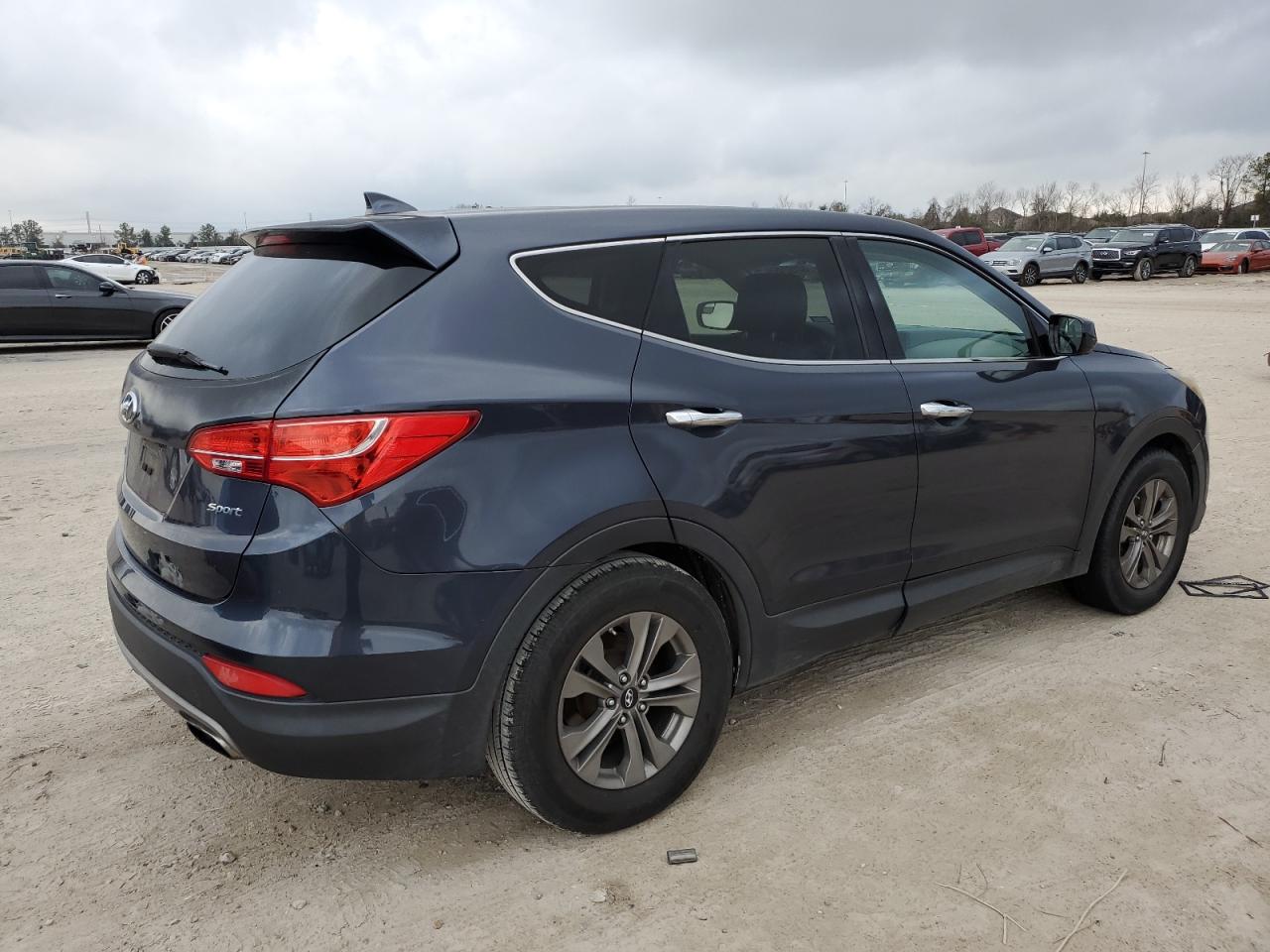 2015 Hyundai Santa Fe - Image 3