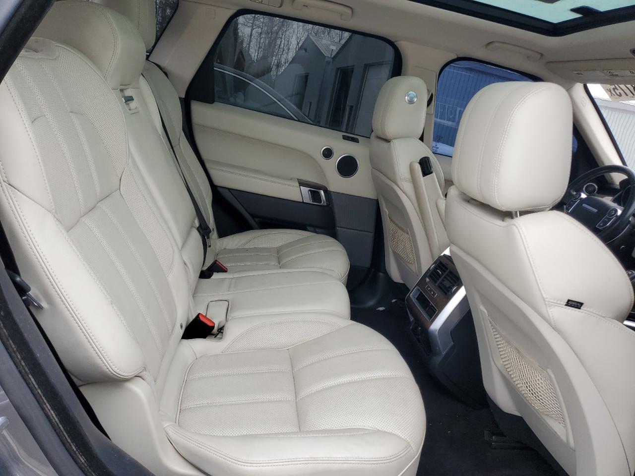 2016 Land Rover Range Rover - Image 11