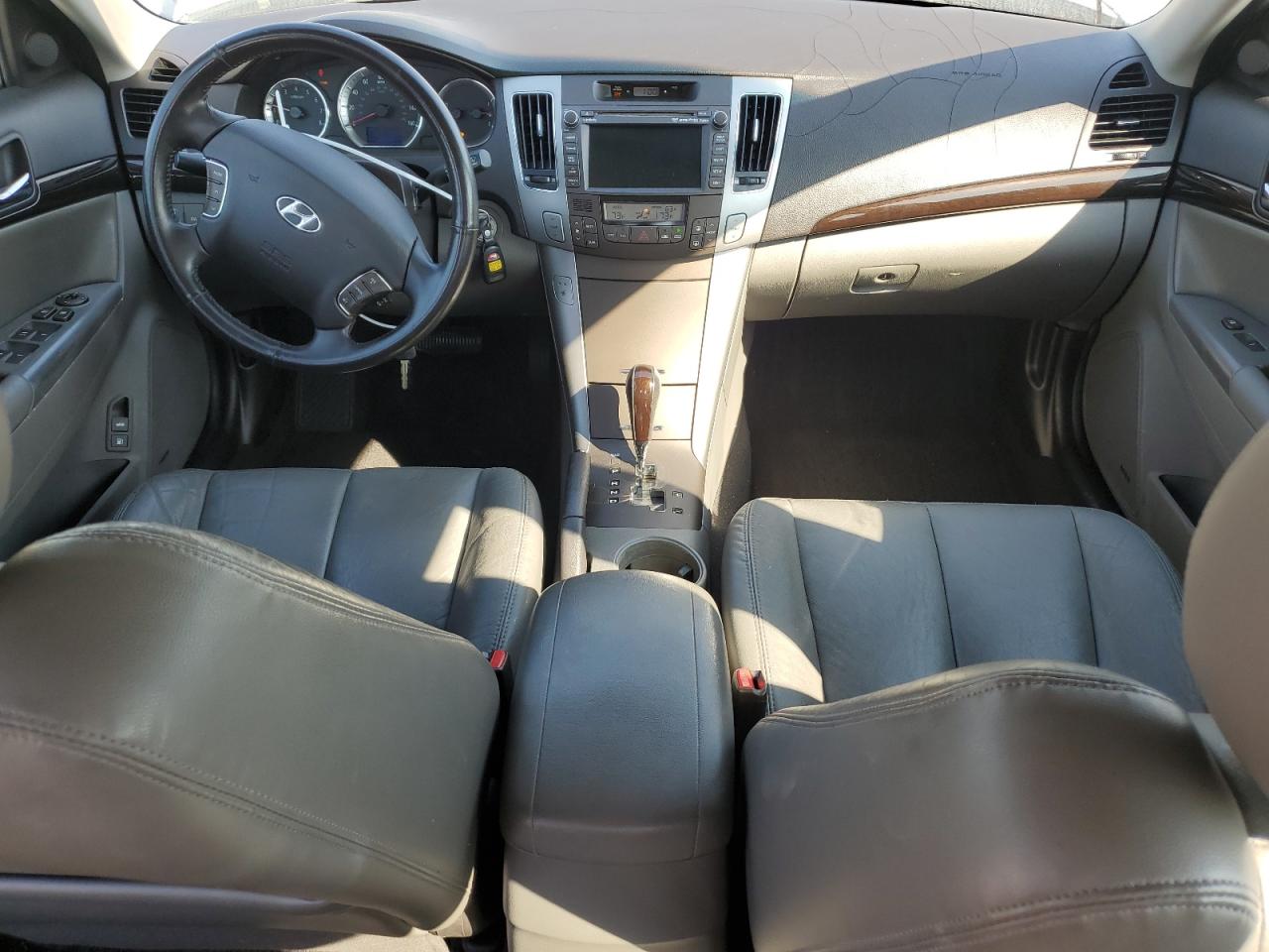 2009 Hyundai Sonata - Image 8