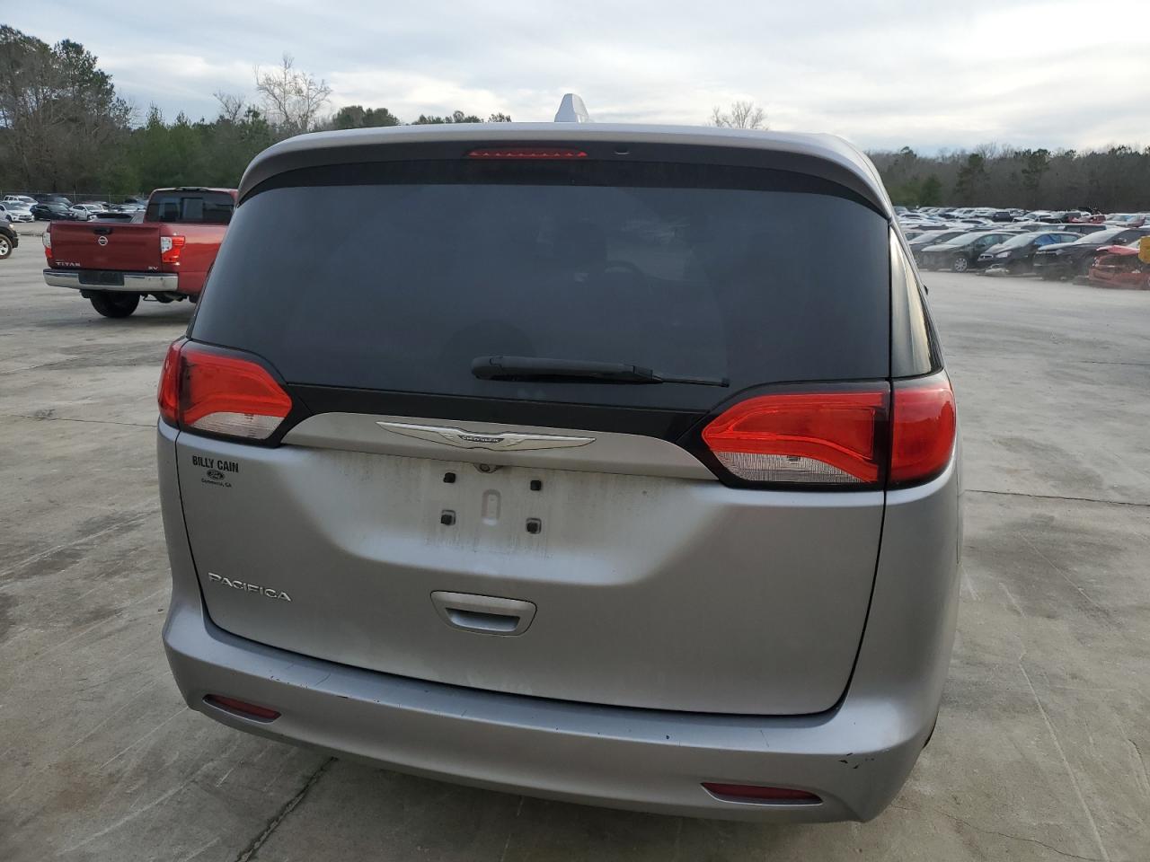2017 Chrysler Pacifica - Image 6