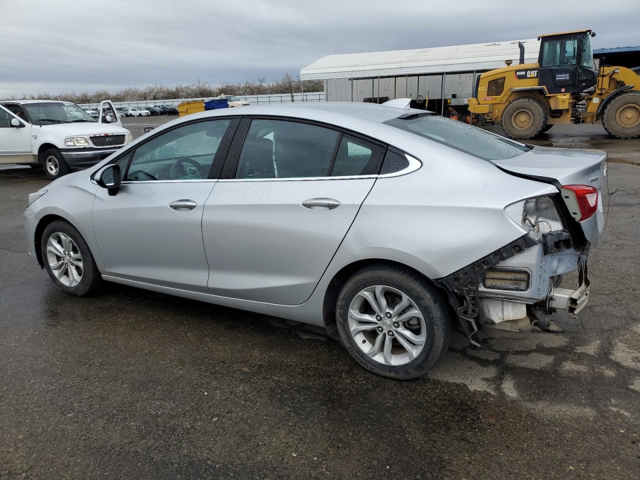 2019 Chevrolet Cruze - Image 2