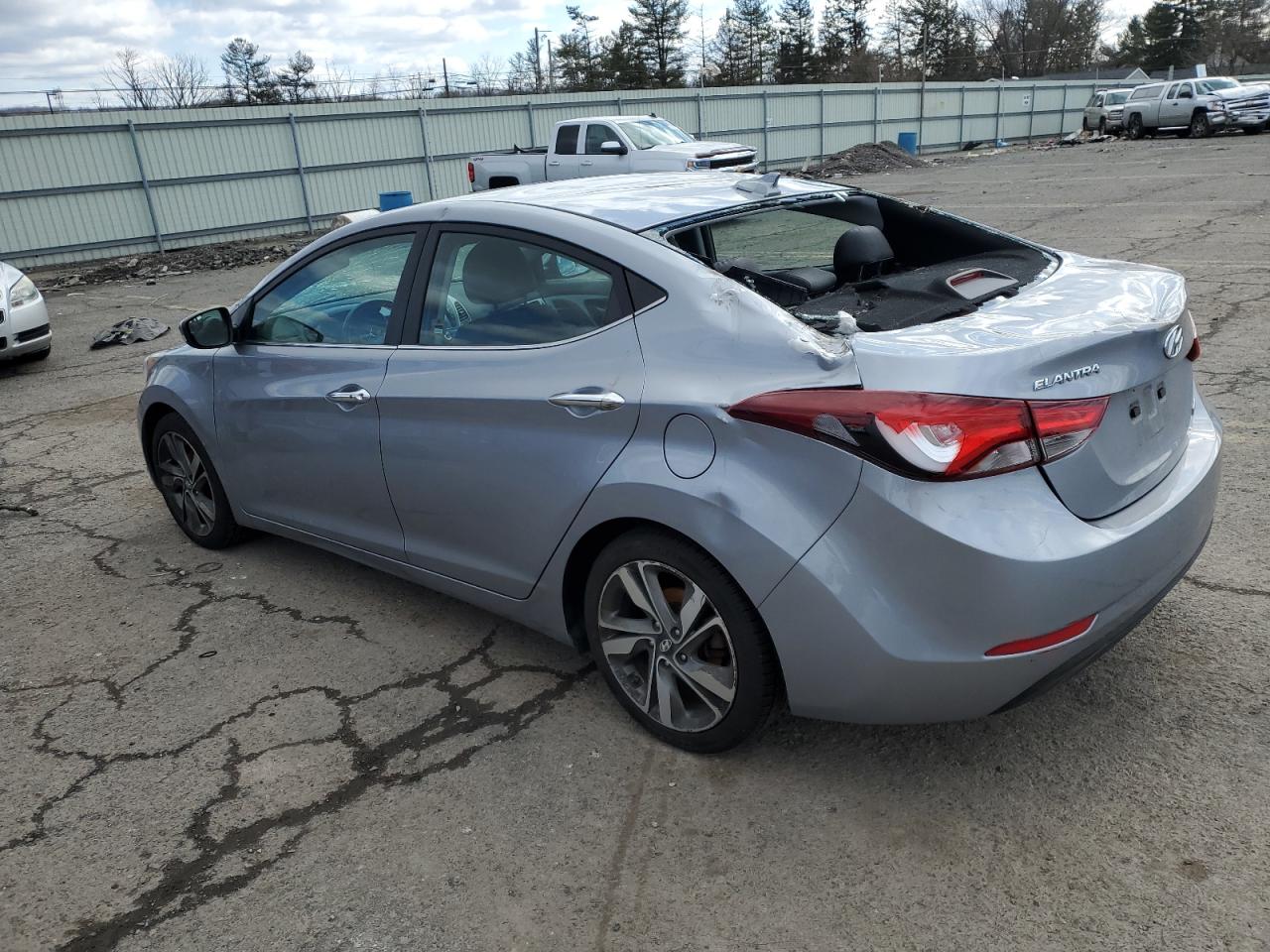 2015 Hyundai Elantra - Image 2