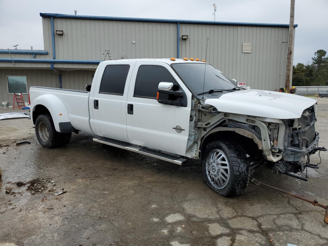2016 Ford F350 - Image 4