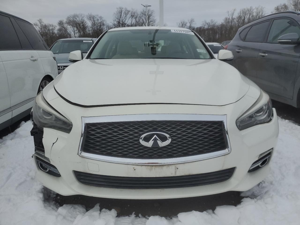 2015 Infiniti Q50 - Image 5