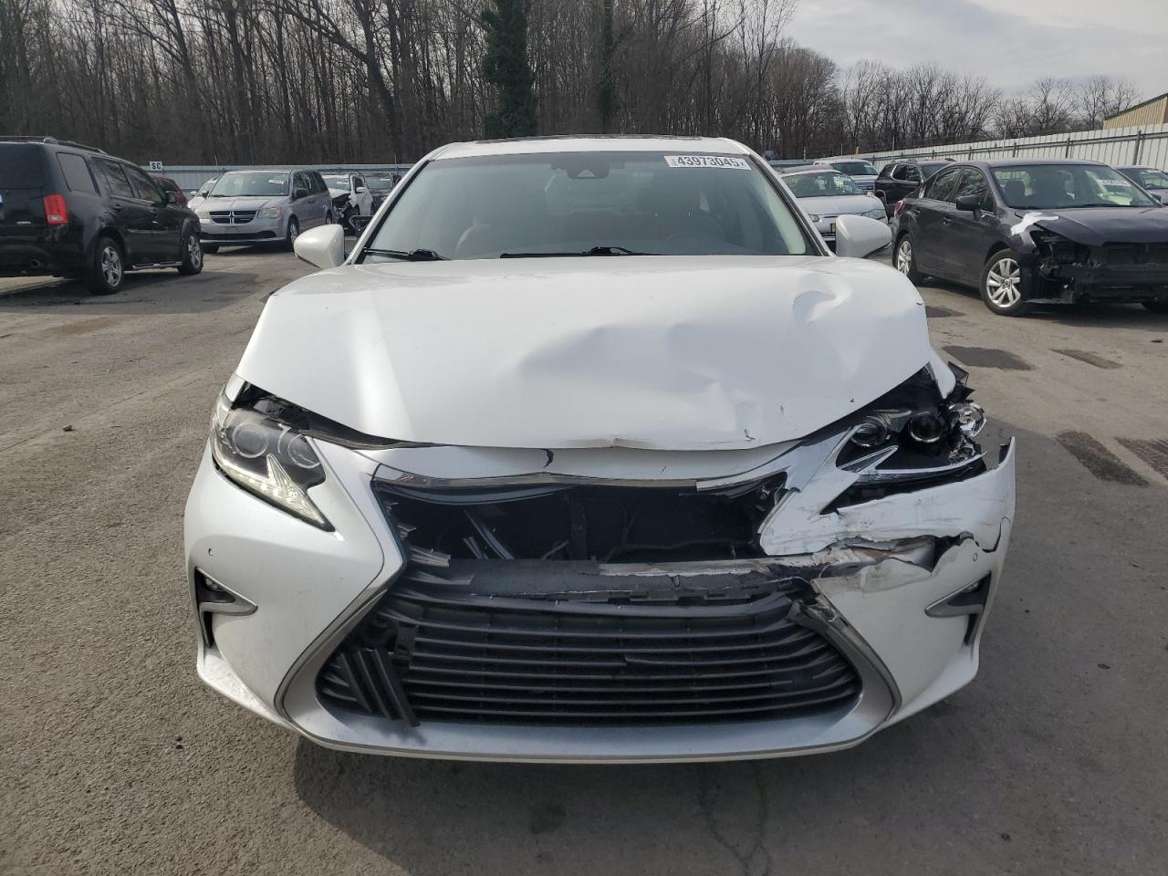 2016 Lexus ES - Image 5