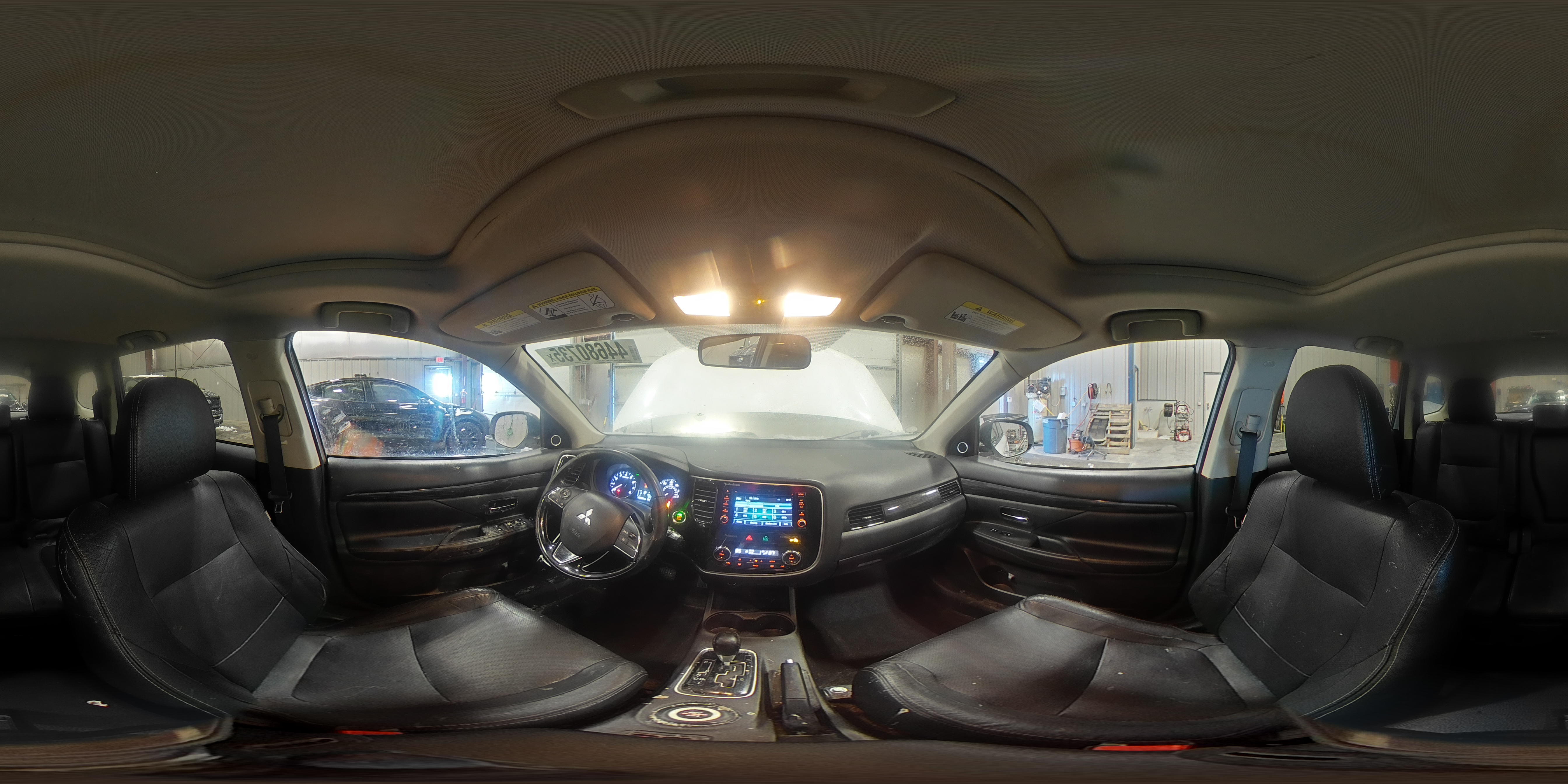 2016 Mitsubishi Outlander - Image 13