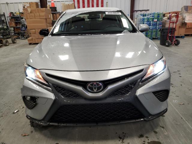  TOYOTA CAMRY 2018 Silver