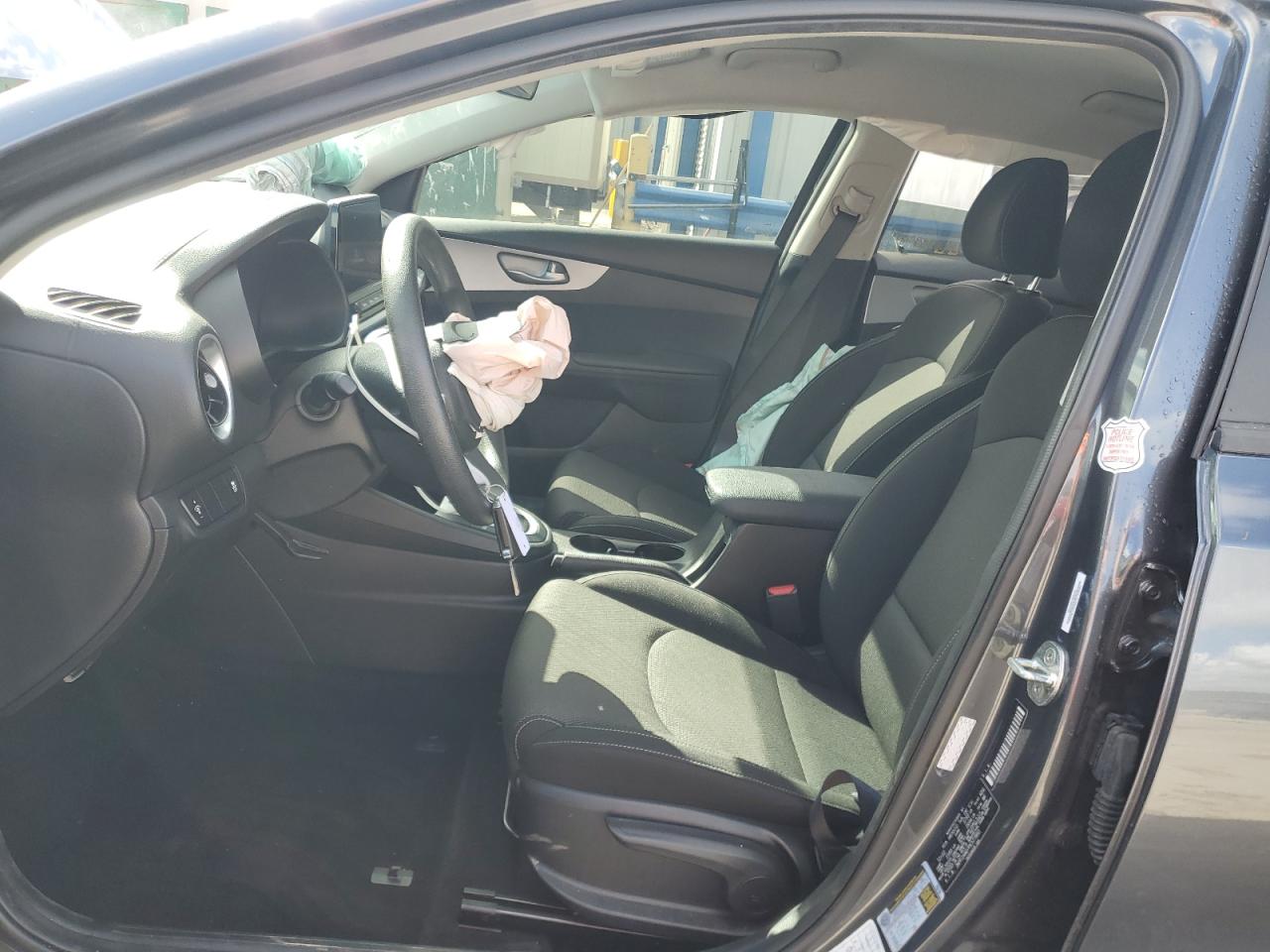 2023 Kia Forte - Image 7