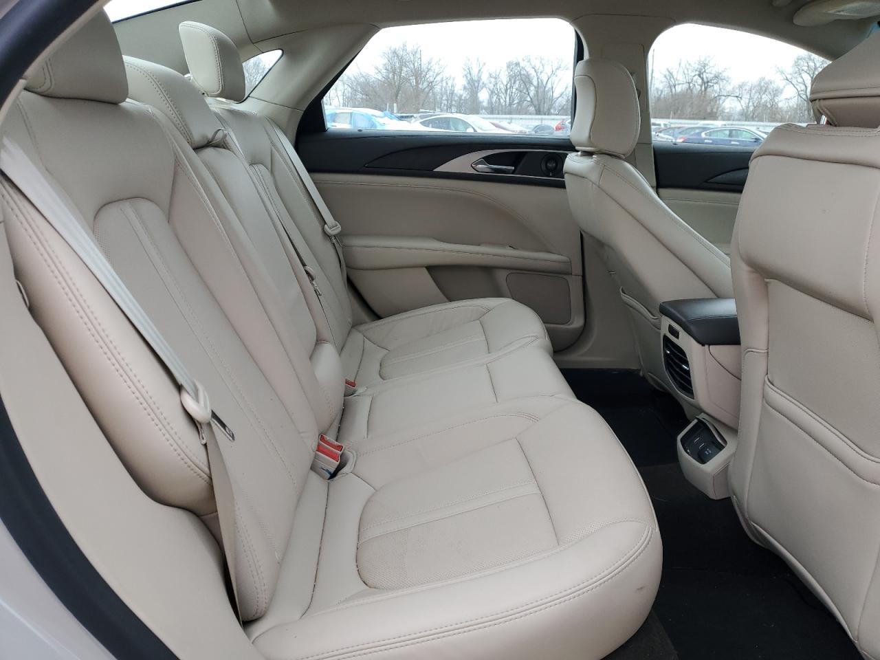 2020 Lincoln MKZ - Image 11