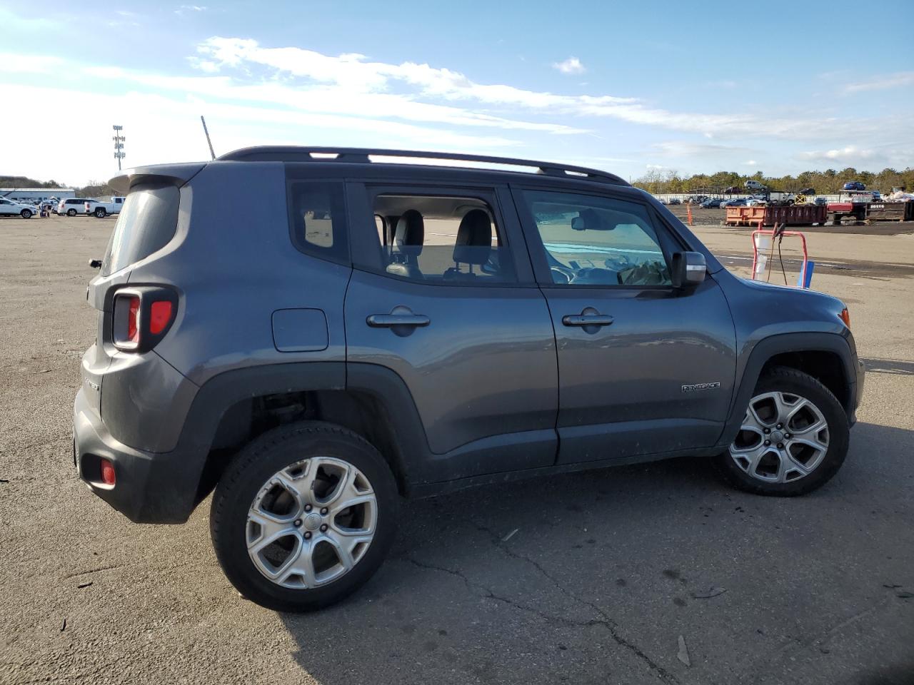2020 Jeep Renegade - Image 3