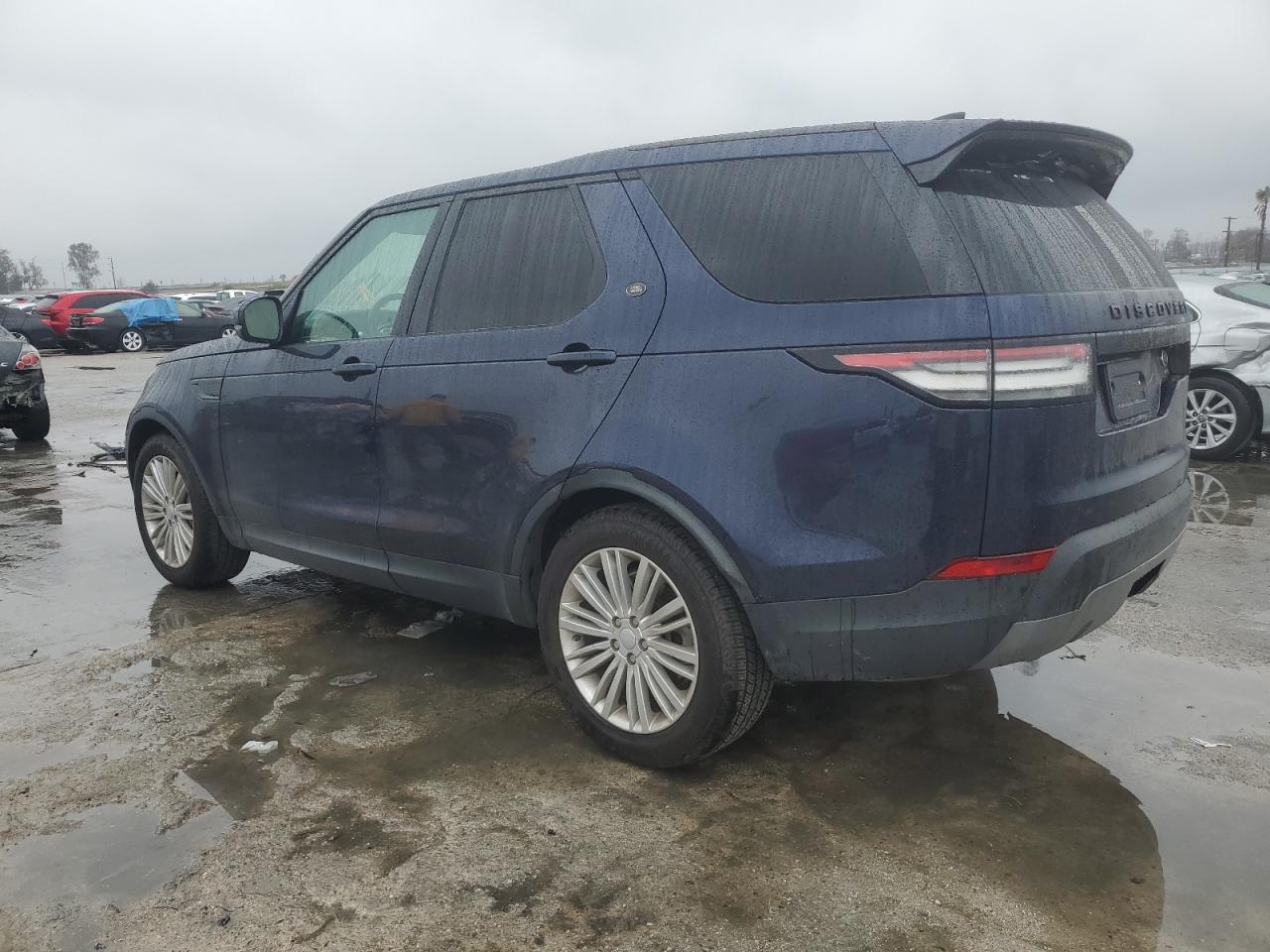 2018 Land Rover Discovery - Image 2