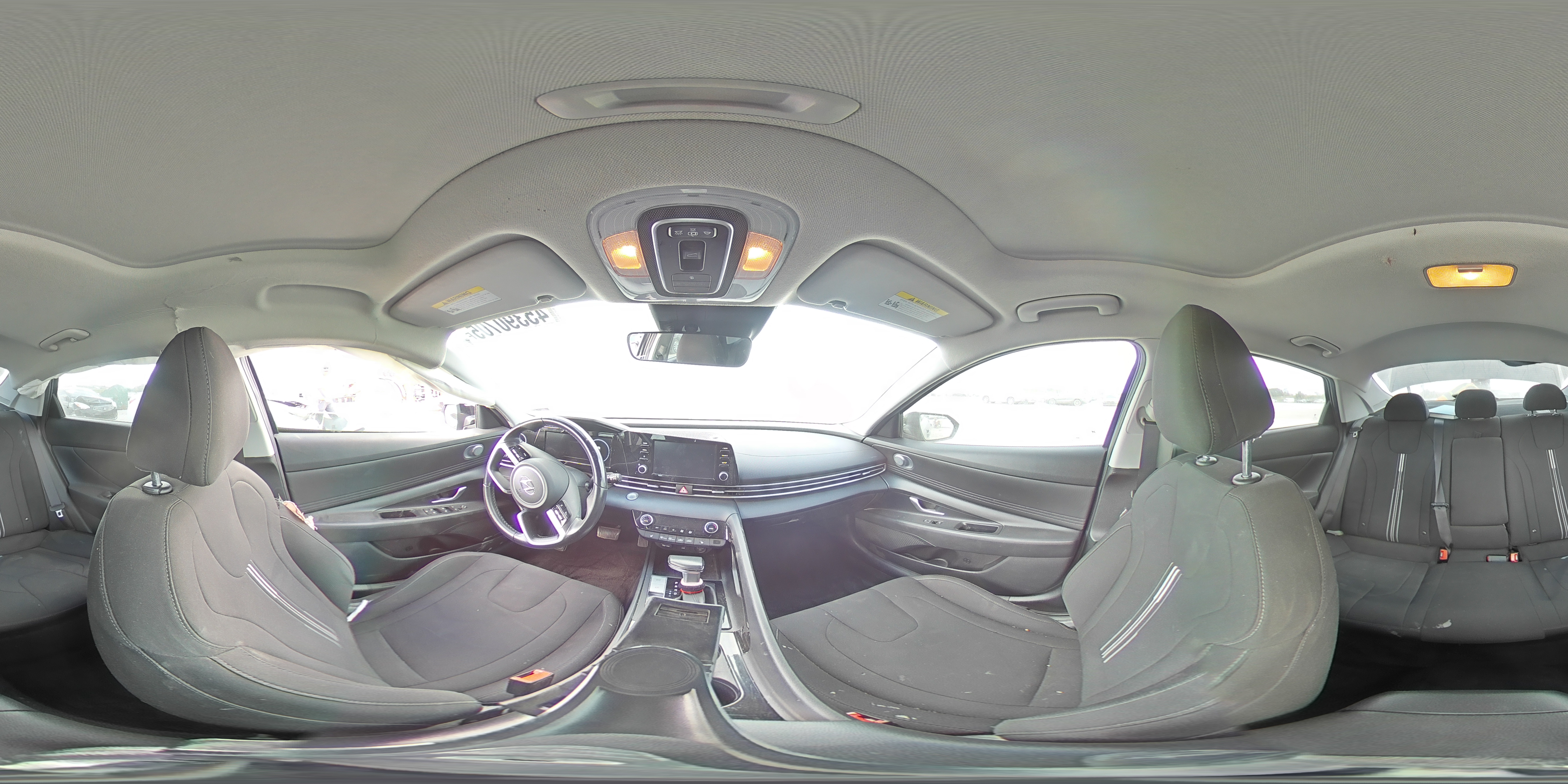 2022 Hyundai Elantra - Image 12