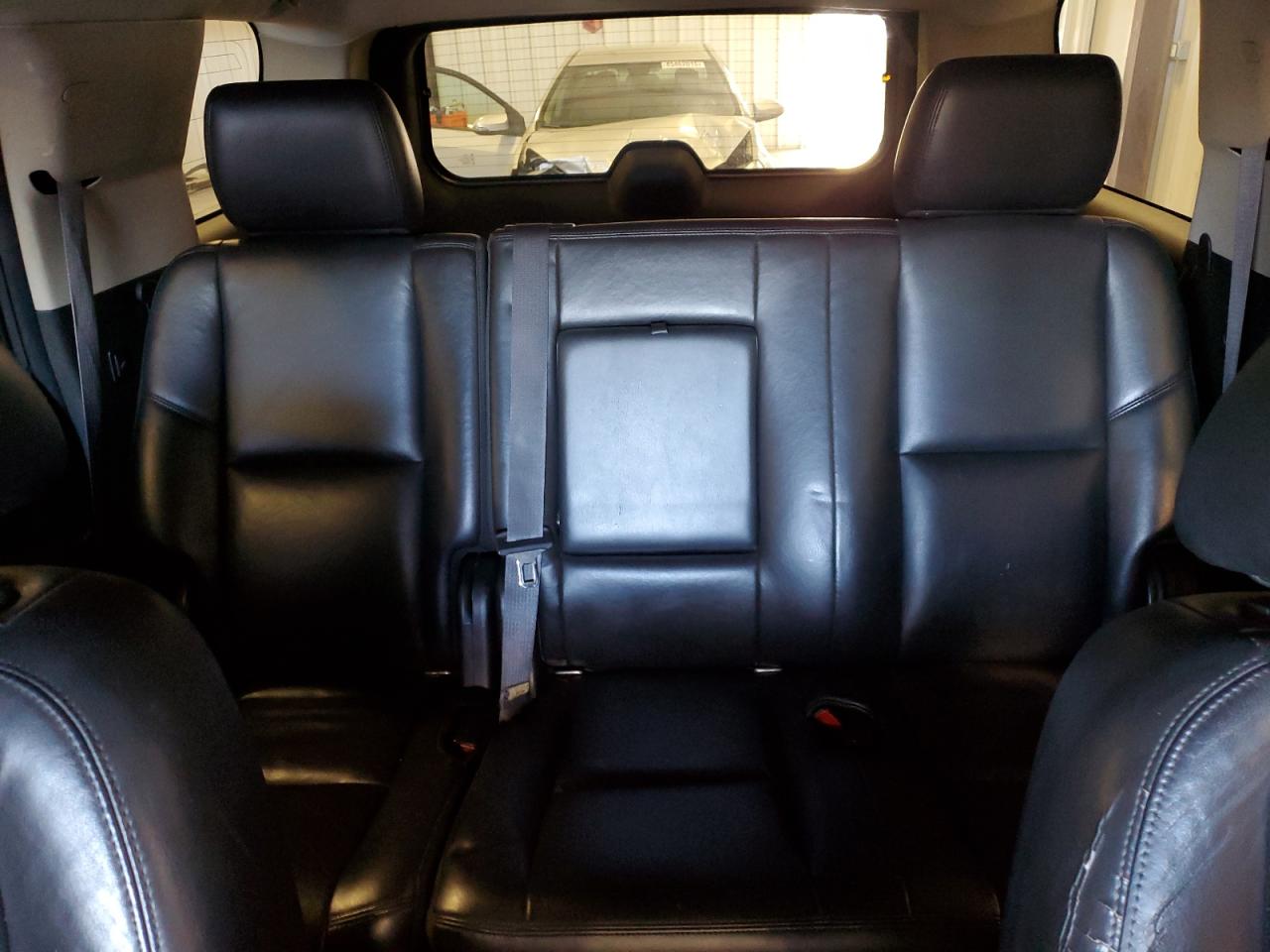 2011 GMC Yukon - Image 10