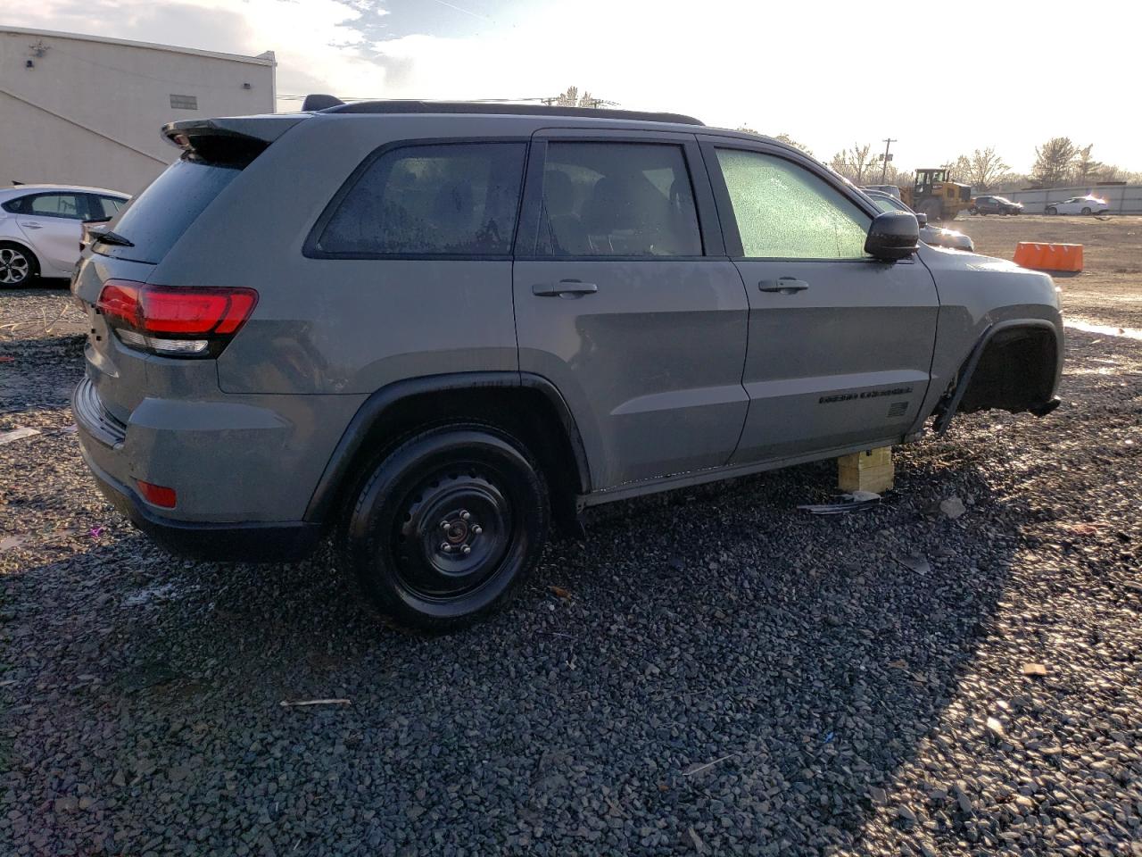2021 Jeep Grand Cherokee - Image 3