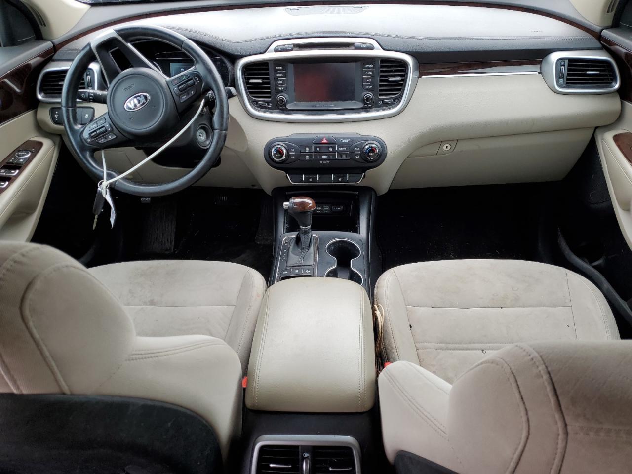 2017 Kia Sorento - Image 8