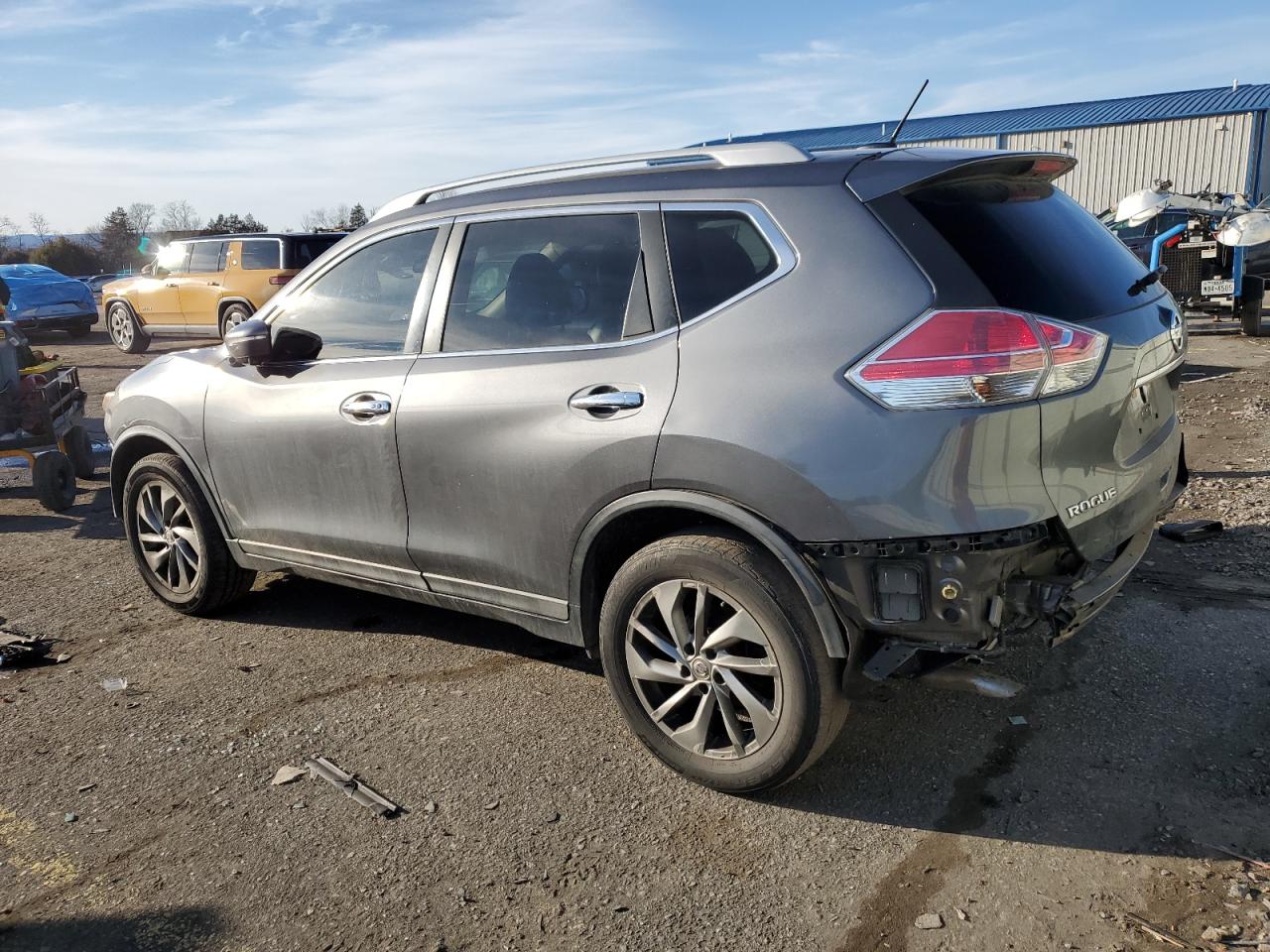 2015 Nissan Rogue - Image 2
