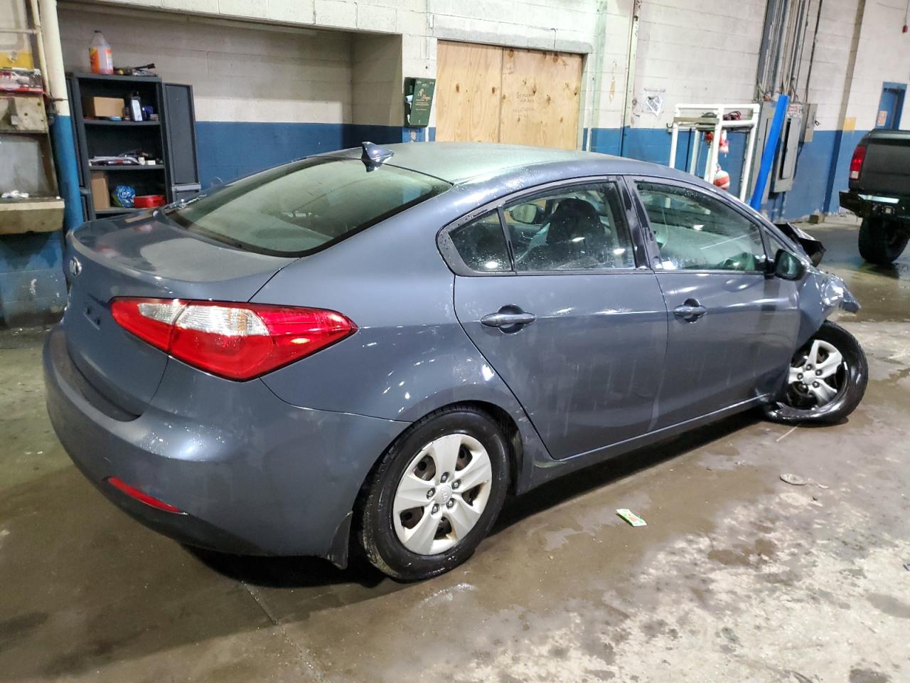 2016 Kia Forte - Image 3