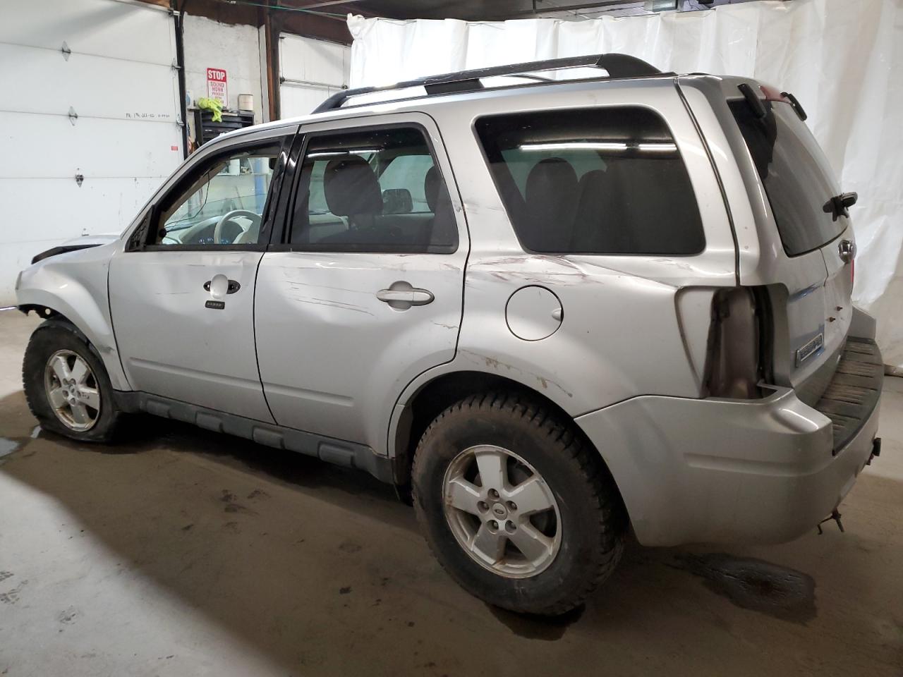 2010 Ford Escape - Image 2