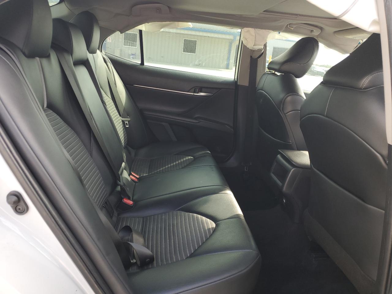2022 Toyota Camry - Image 10