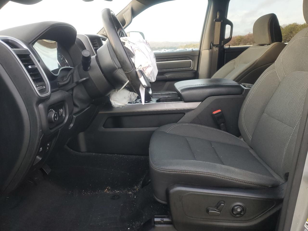 2021 RAM 1500 - Image 7