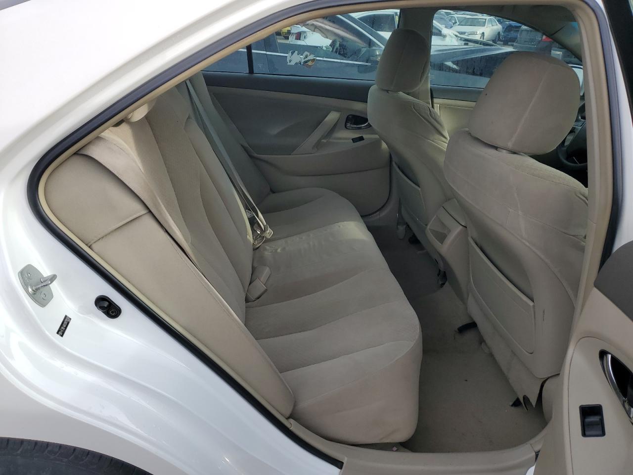 2009 Toyota Camry - Image 10
