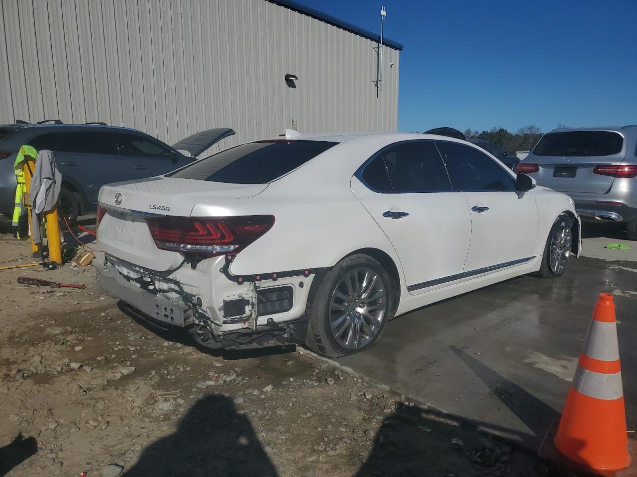 2016 Lexus LS - Image 3
