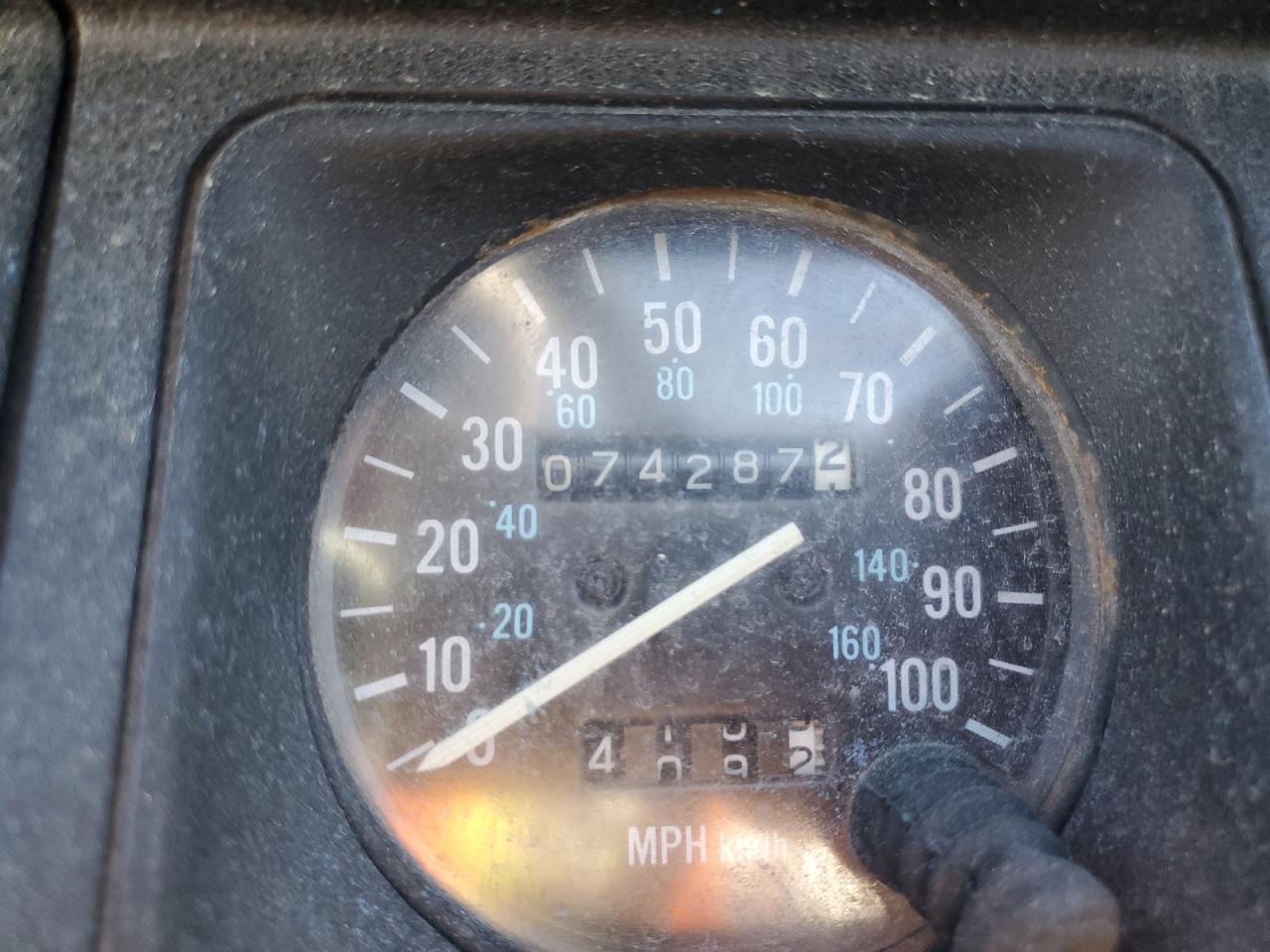 1987 Jeep Wrangler - Image 9