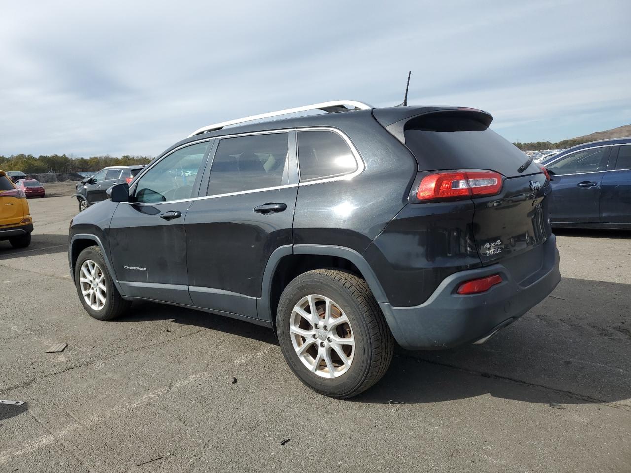 2016 Jeep Grand Cherokee - Image 2
