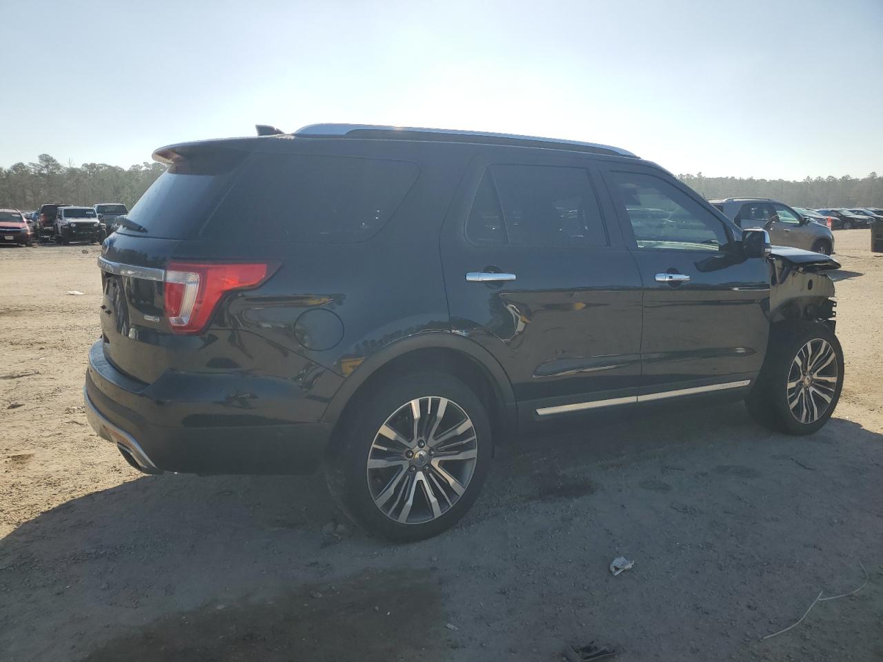 2016 Ford Explorer - Image 3