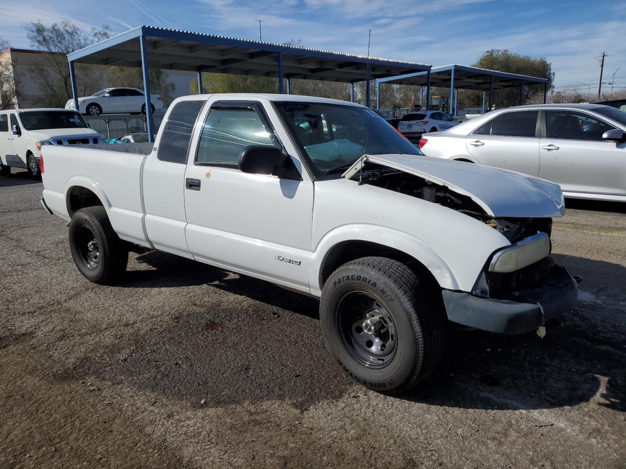 2003 Chevrolet S-10 Pickup - Image 4