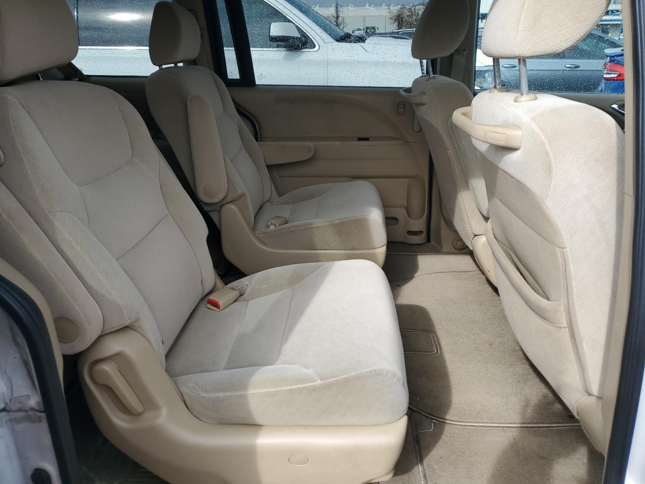 2010 Honda Odyssey - Image 11