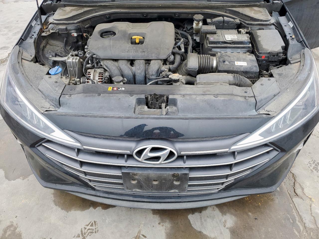 2019 Hyundai Elantra - Image 11