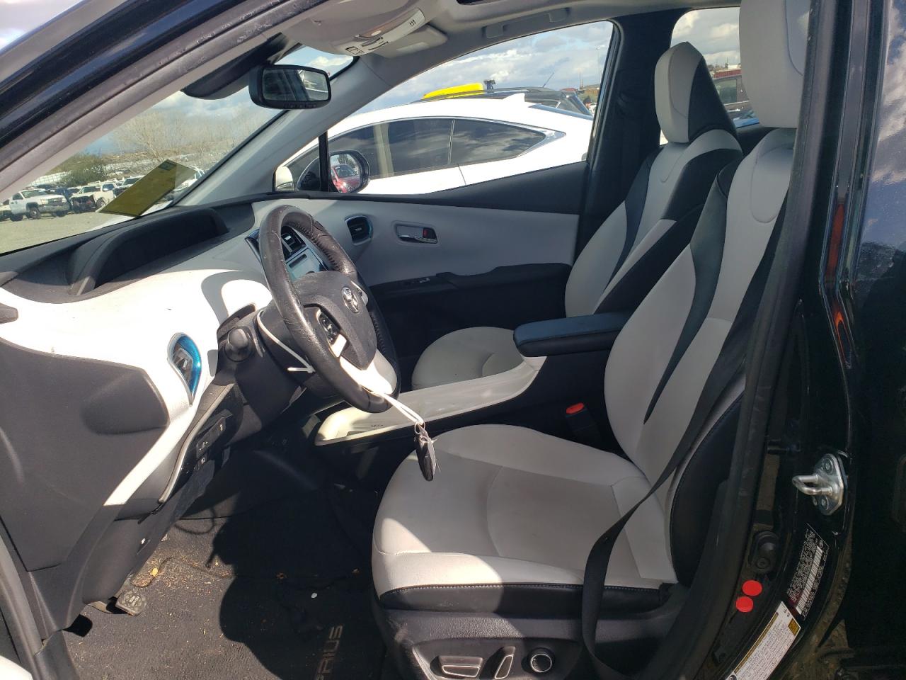 2016 Toyota Prius - Image 7