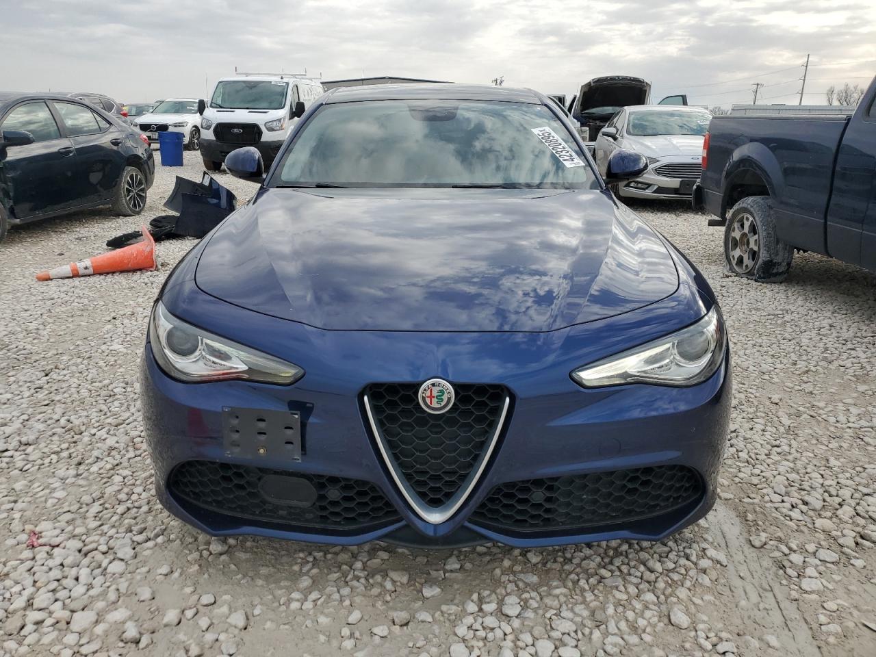 2019 Alfa Romeo Giulia - Image 5