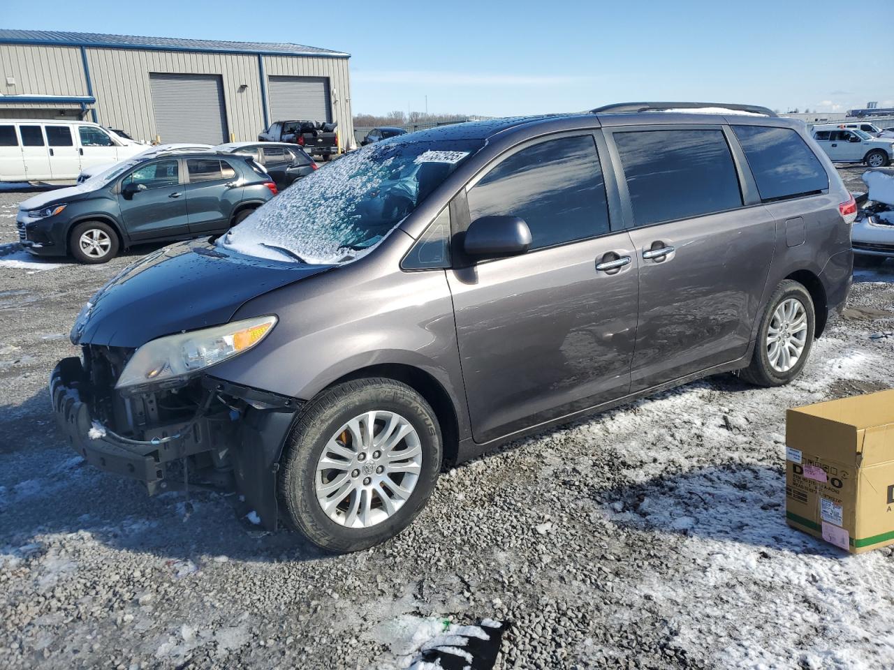 2012 Toyota Sienna - Image 1