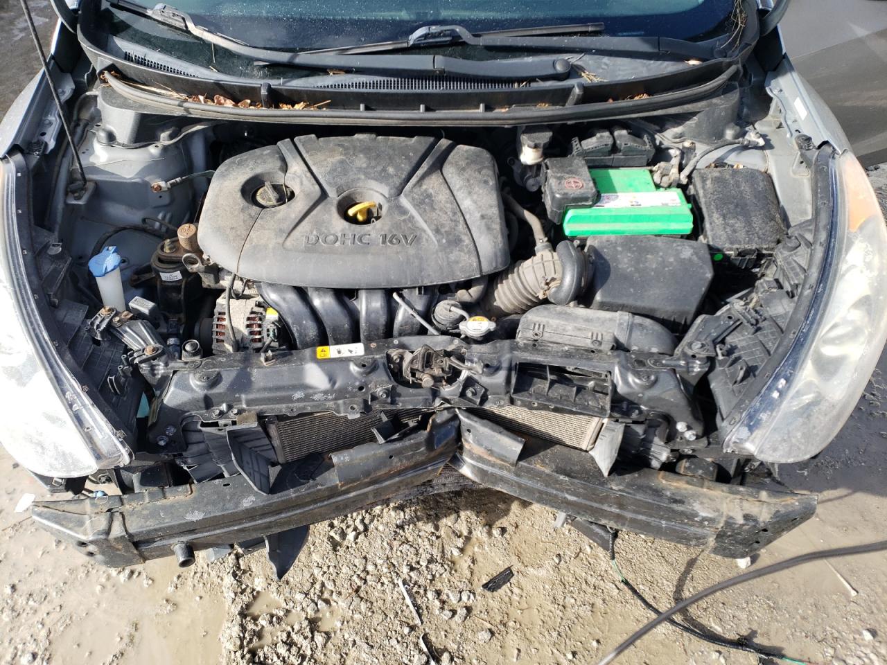 2013 Hyundai Elantra - Image 11