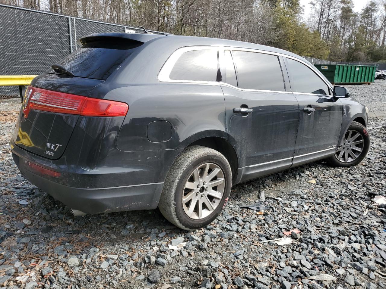 2014 Lincoln MKT - Image 3