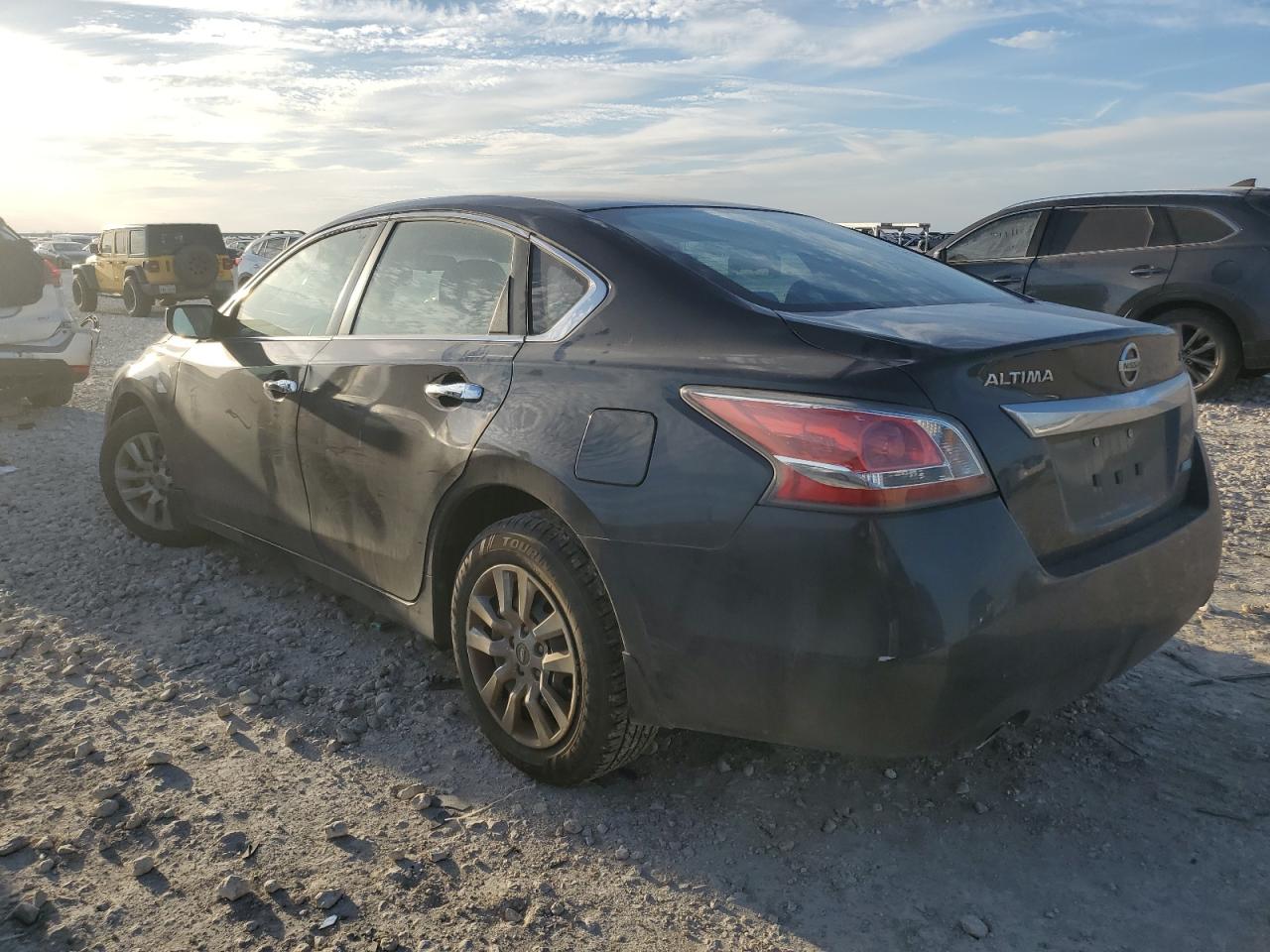 2014 Nissan Altima - Image 2