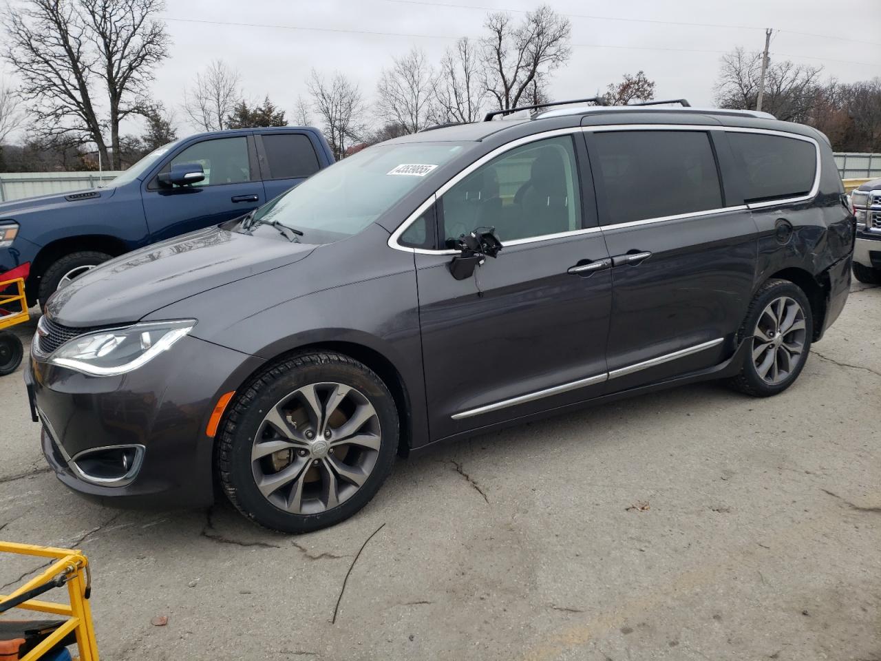 2018 Chrysler Pacifica - Image 1
