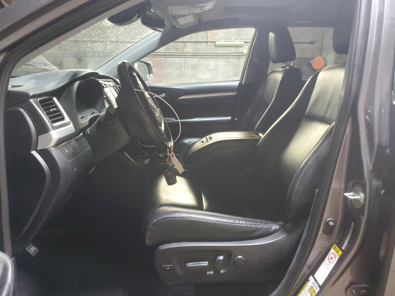 2019 Toyota Highlander - Image 7