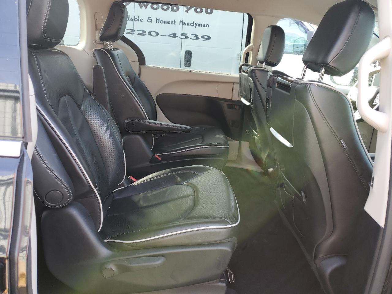 2021 Chrysler Pacifica - Image 11